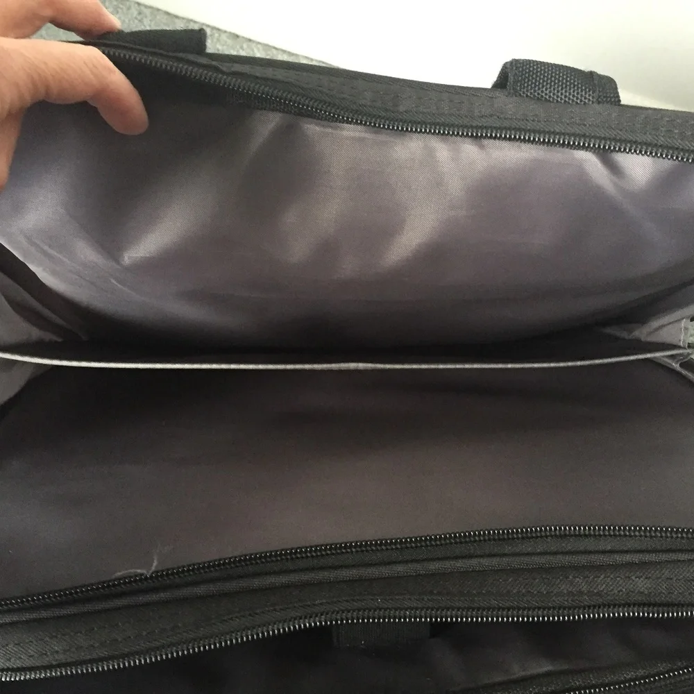 Targus NWOT black laptop Briefcase messenger lightweight - Grad first Job travel